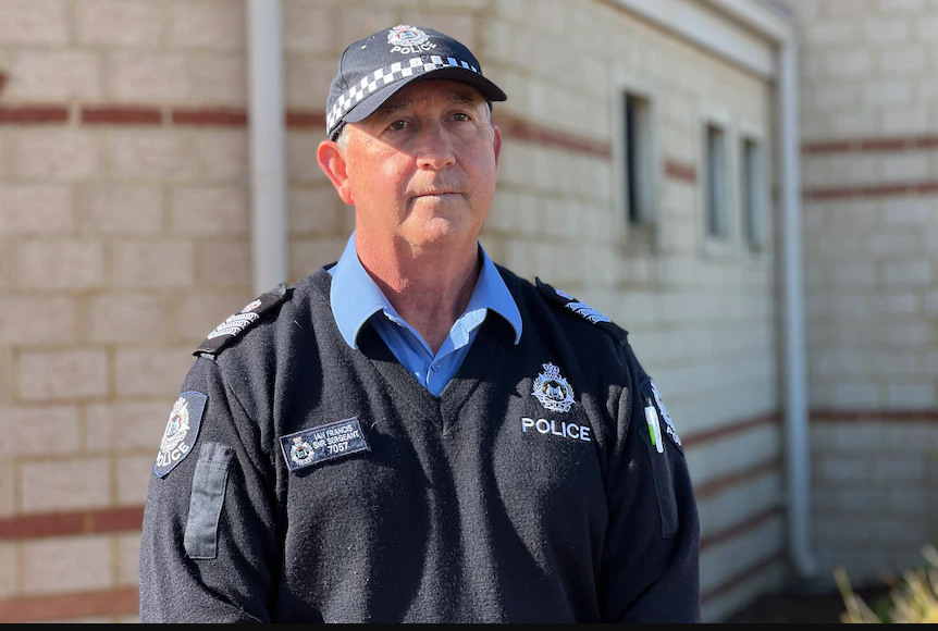Senior Sergeant Ian Francis says police had to shoot the dog to "reduce the threat to the family".(ABC News: Rebecca Trigger